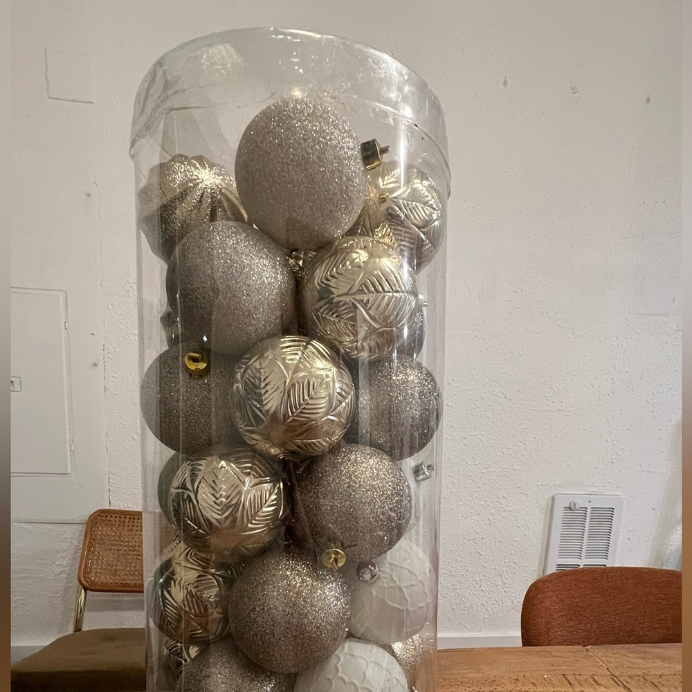 Set of 50 Shatterproof Christmas Ornaments
